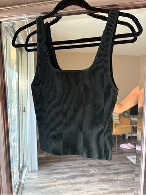 Aritzia Babaton Tank Top - Dark Green